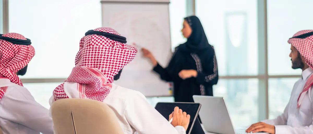 توطين المهن في السعودية 2025.. كل ما تحتاج معرفته عن القرار وتأثيره على المغتربين